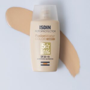 کرم ضدآفتاب رنگی ایزدین SPF50 مدل فیوژن واتر مناسب برای انواع پوست، حجم 50 میلی‌لیتر