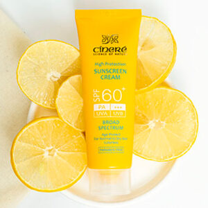 کرم ضد آفتاب بدون رنگ سینره، SPF60، مدل اولترا، مناسب پوست معمولی و خشک و حجم 50 میلی‌لیتر، محافظت کننده در برابر اشعه UVA و UVB، بدون پارابن، +++PA، ضد پیری پوست، با ماندگاری 2 ساعته